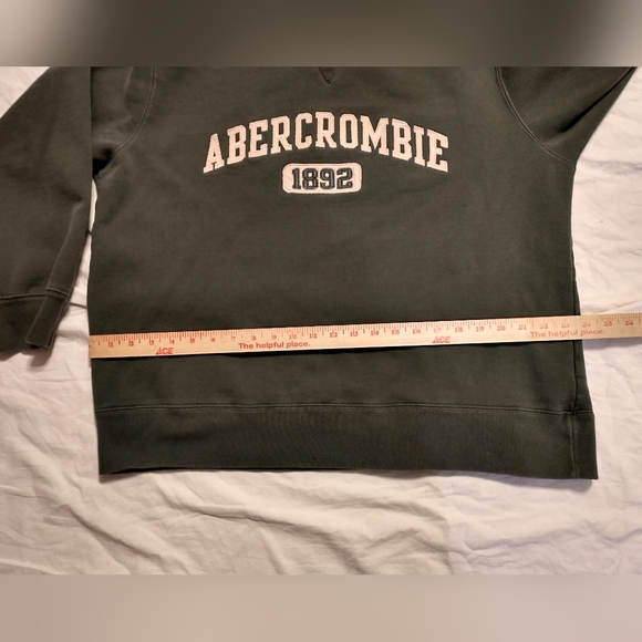 Abercrombie & Fitch Men's Green XL Sweatshirt. - Picture 7 of 8